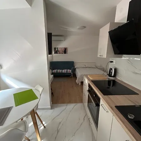 Paula Апартаменти *